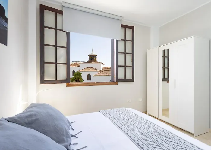 Old City Two-Bedroom Apartment With Sea View