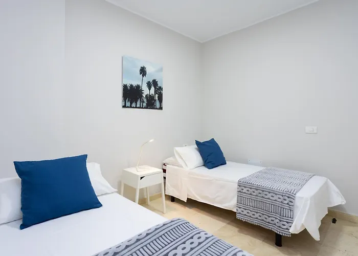Old City Two-Bedroom Apartment With Sea View