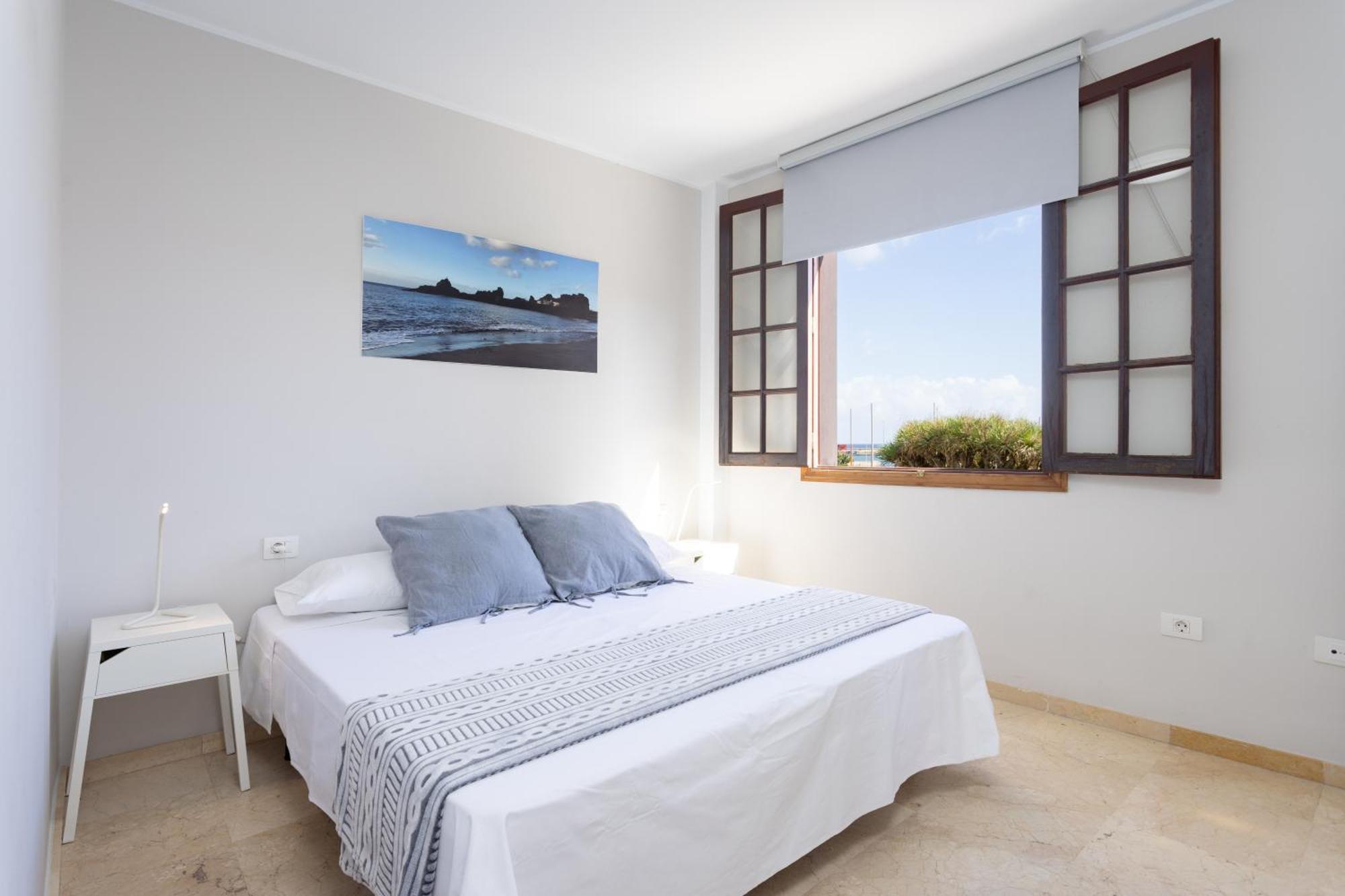 Old Two-bedroom With Sea View *