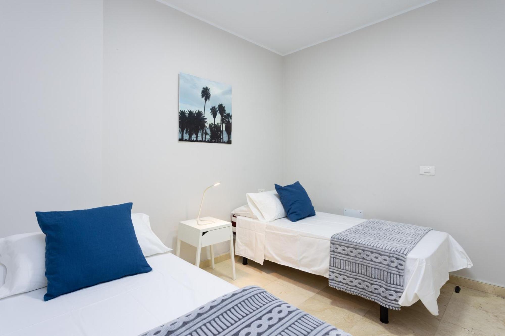 Appartamento Old Two-bedroom With Sea View *