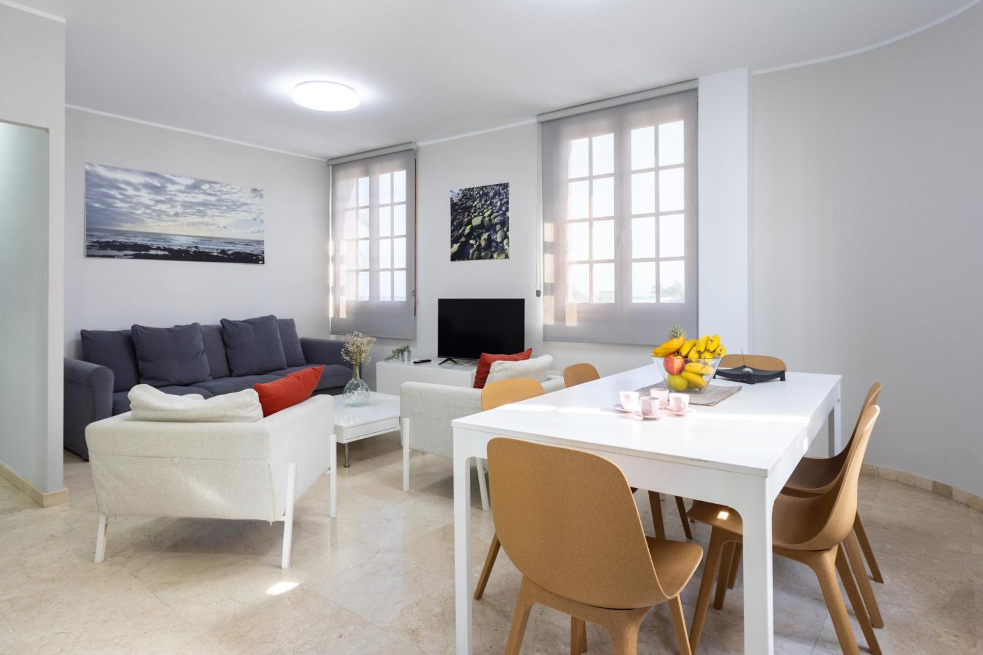 Appartamento Old Two-bedroom With Sea View *